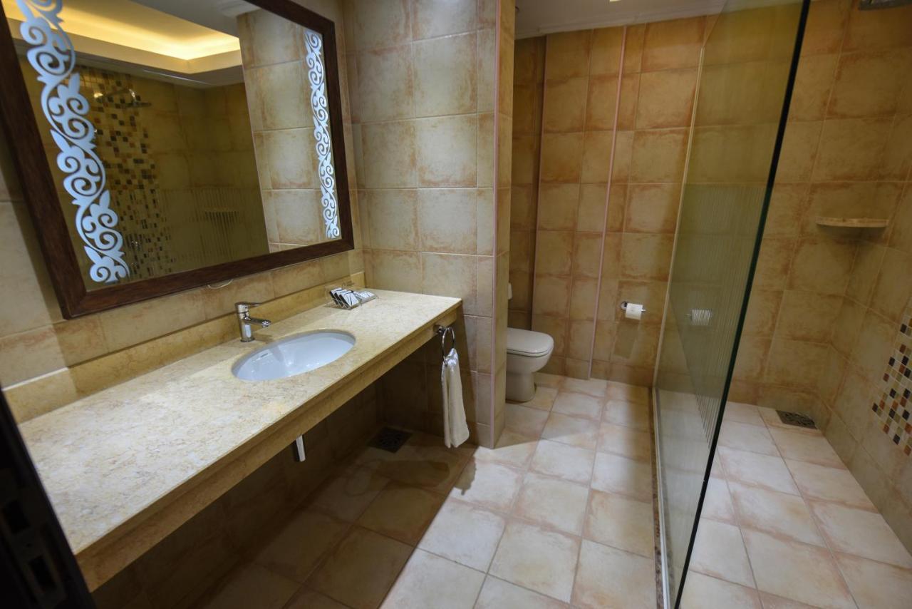 Casa Solada Hotel คัมพาลา ภายนอก รูปภาพ