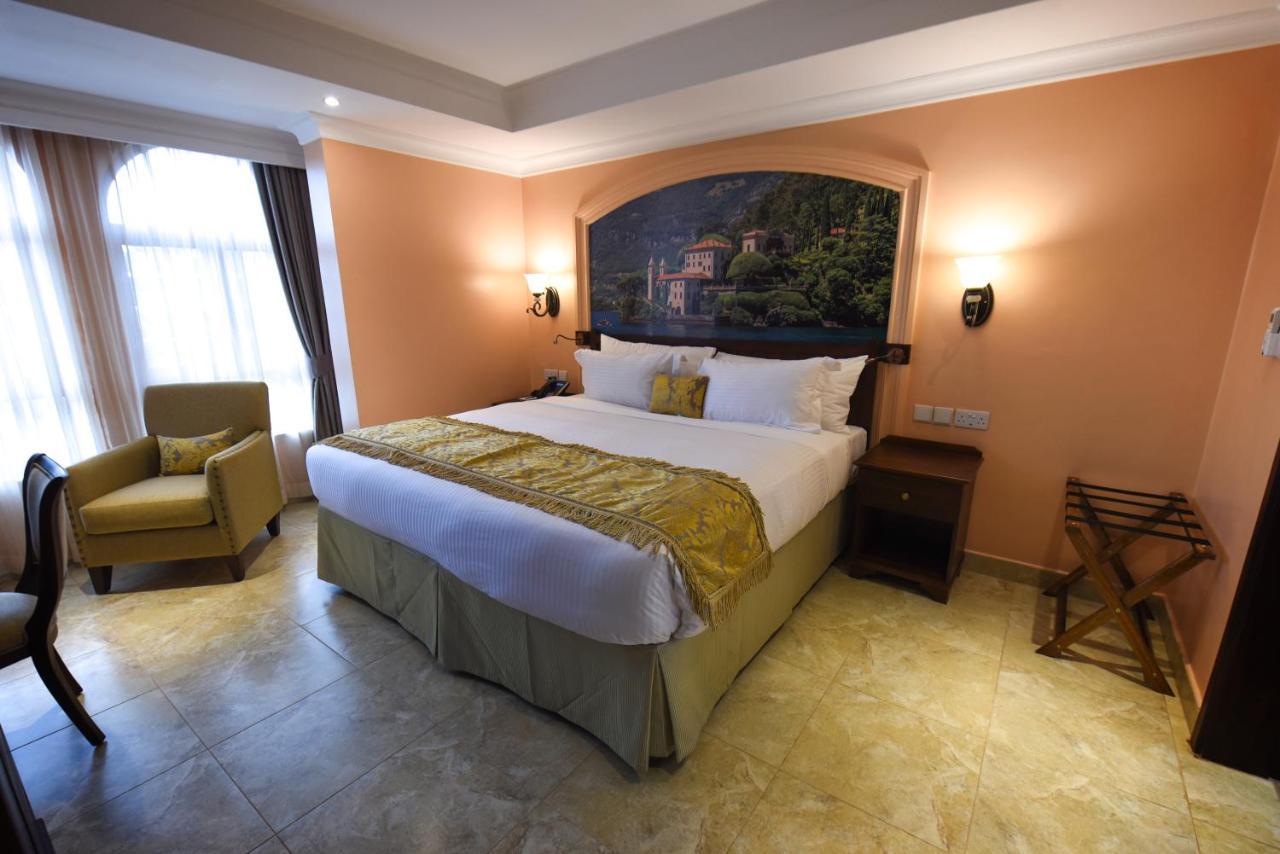 Casa Solada Hotel คัมพาลา ภายนอก รูปภาพ