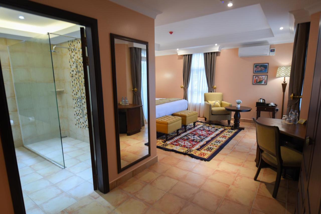 Casa Solada Hotel คัมพาลา ภายนอก รูปภาพ